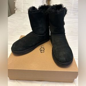 UGG Bailey II Button Boots. Size 10.
